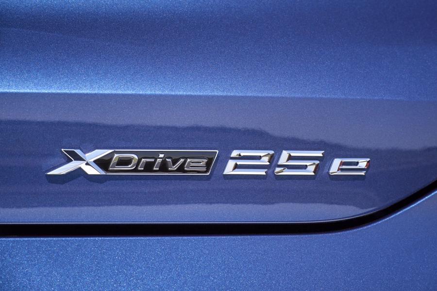 Логотип BMW X2 xDrive25e M Sport (F39) 2020 года  (WW) (фото 22 из 55)